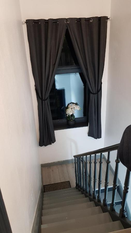 Chambre luxueuse proche centre ville et aéroport Montignies-sur-Sambre Esterno foto