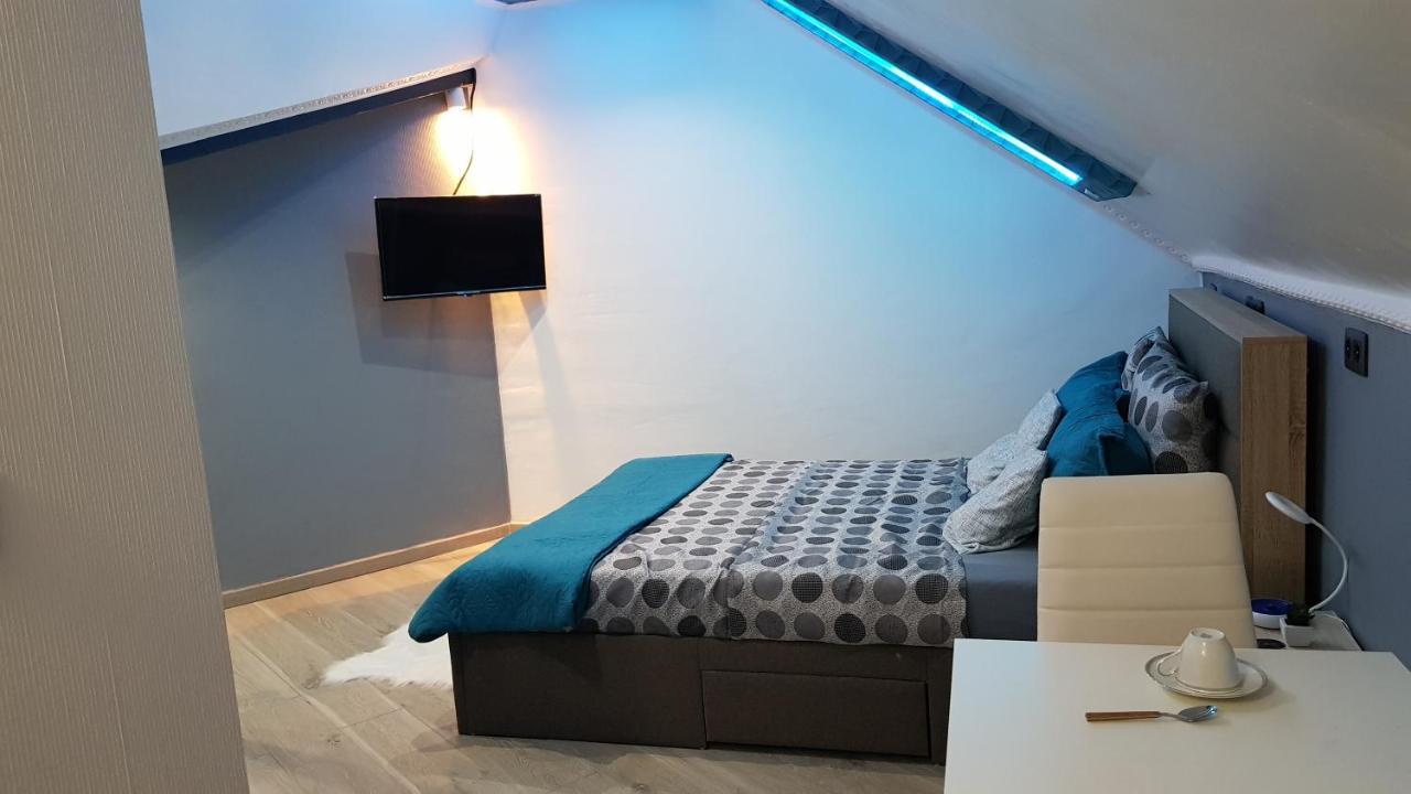 Chambre luxueuse proche centre ville et aéroport Montignies-sur-Sambre Esterno foto