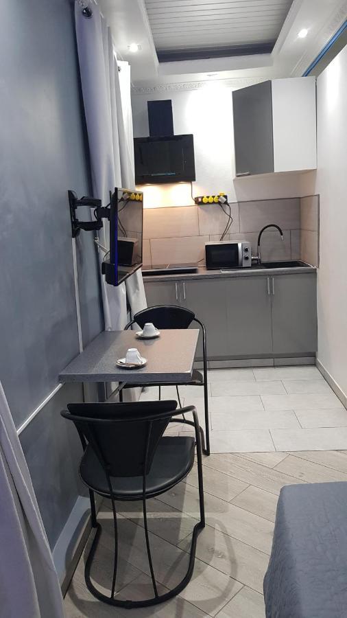 Chambre luxueuse proche centre ville et aéroport Montignies-sur-Sambre Esterno foto