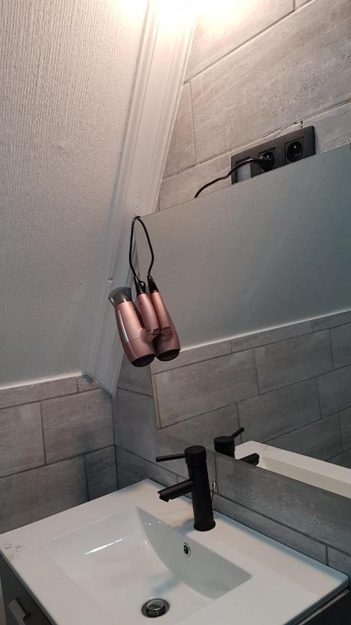 Chambre luxueuse proche centre ville et aéroport Montignies-sur-Sambre Esterno foto