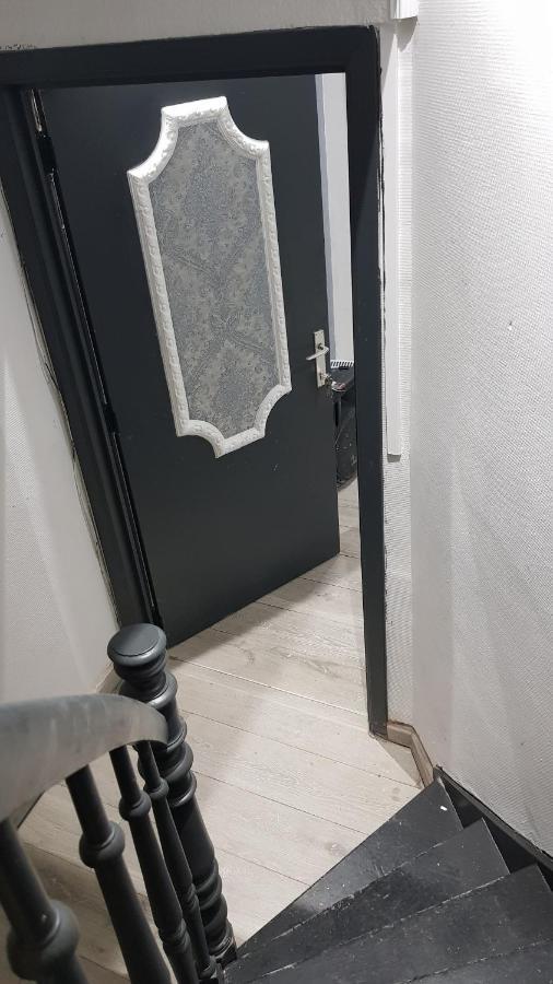 Chambre luxueuse proche centre ville et aéroport Montignies-sur-Sambre Esterno foto