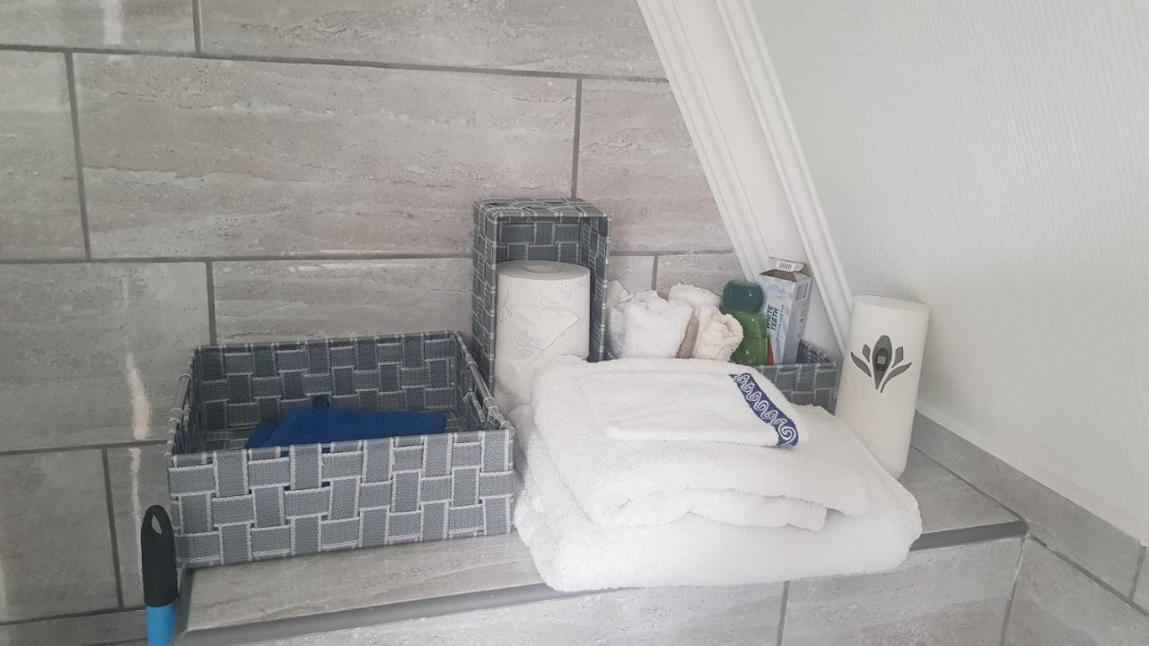 Chambre luxueuse proche centre ville et aéroport Montignies-sur-Sambre Esterno foto