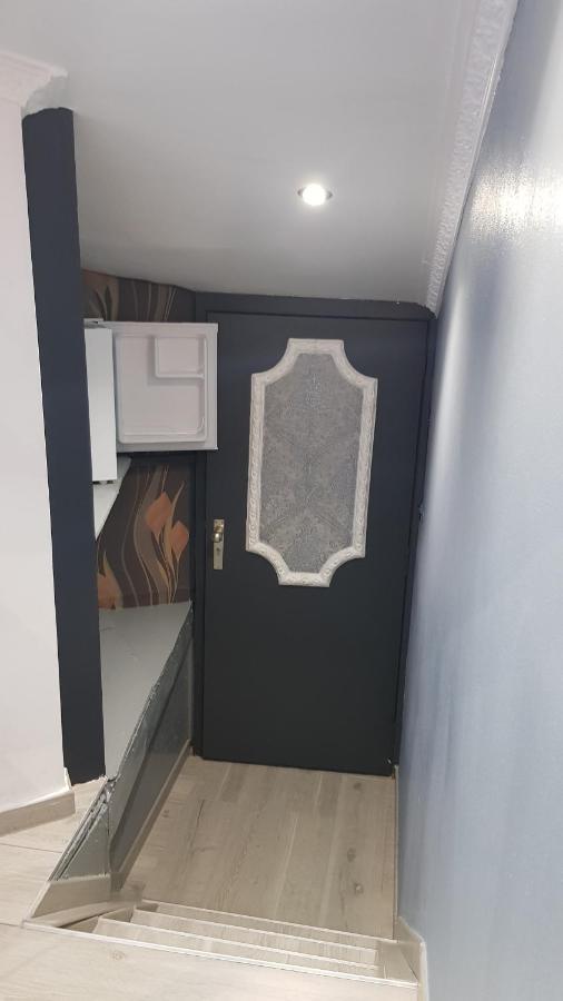 Chambre luxueuse proche centre ville et aéroport Montignies-sur-Sambre Esterno foto