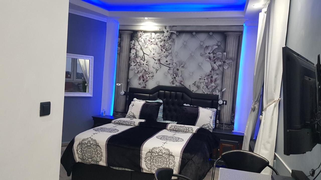 Chambre luxueuse proche centre ville et aéroport Montignies-sur-Sambre Esterno foto