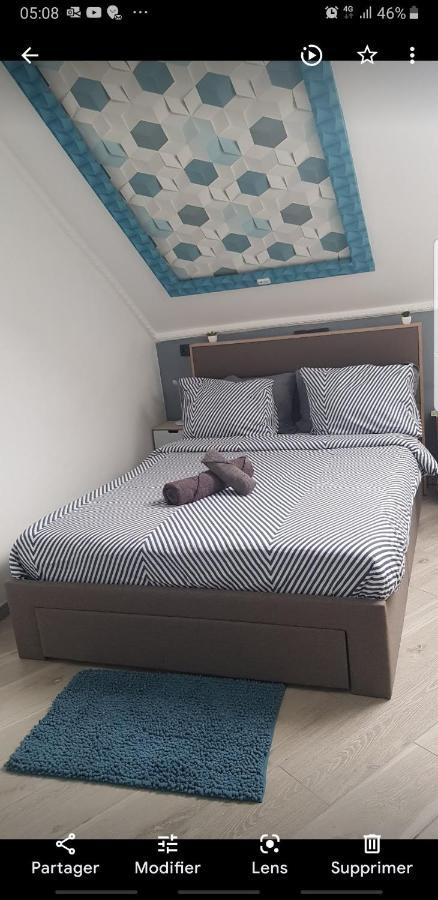 Chambre luxueuse proche centre ville et aéroport Montignies-sur-Sambre Esterno foto